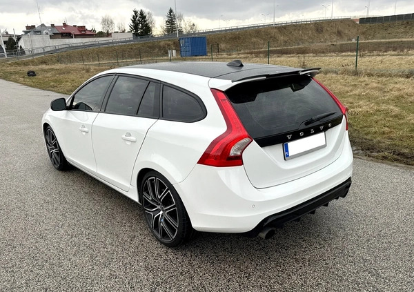 Volvo V60 cena 99999 przebieg: 101000, rok produkcji 2017 z Bojanowo małe 67